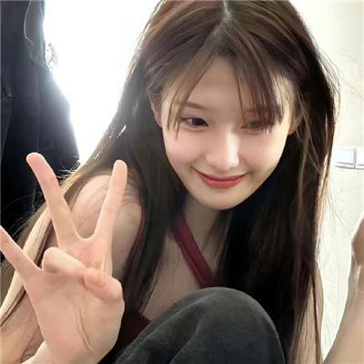 人气爱豆被曝深夜密会神秘女子，连续多日品牌活动现场画面流出